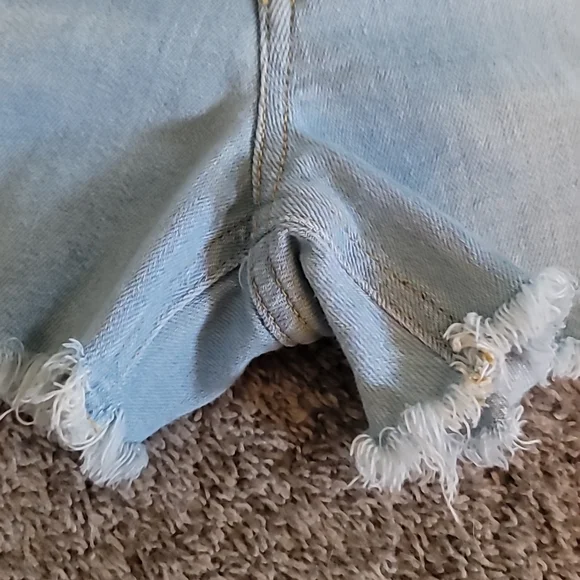 STUNNING JOES LIGHT WASH TAKARA JEAN SHORTS - Picture 10 of 11